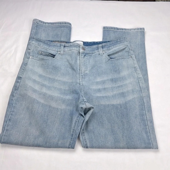 ECRU Women’s 27 The Abbot Slouchy Slightly Stretchy Jean - Picture 2 of 13